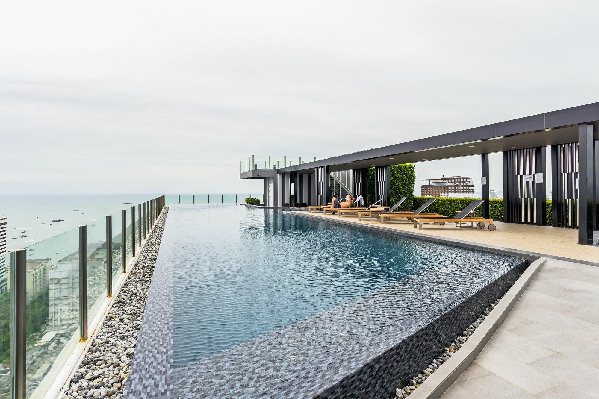 Favstay - The Base Central Pattaya Extérieur photo